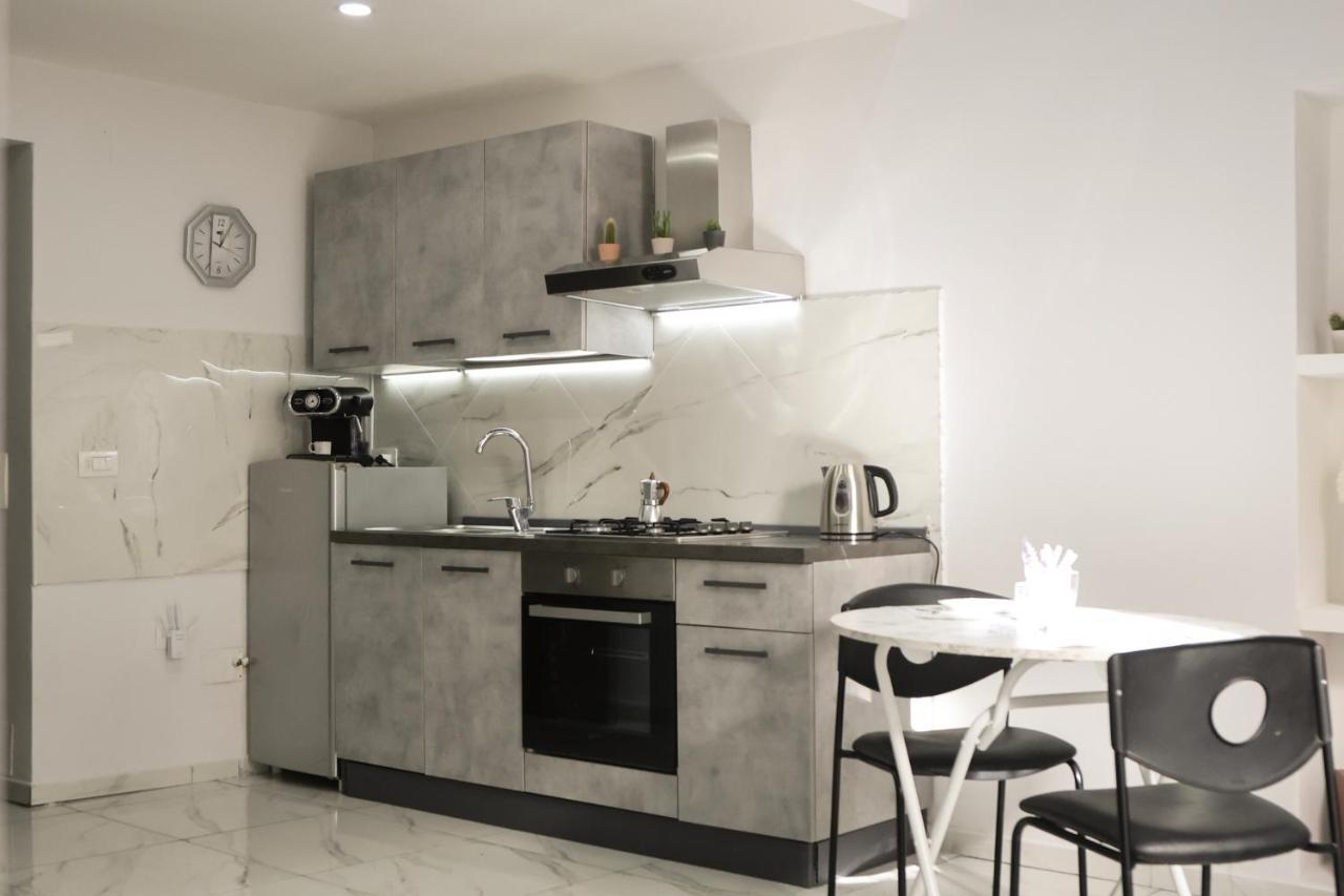 Modern By Sasy In The City Centre Naples Exterior photo